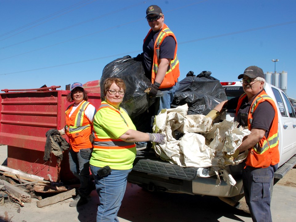 highway trash pick up 2015