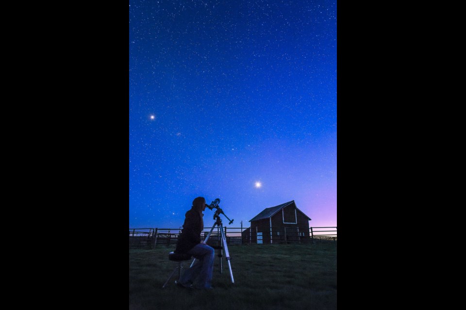 Enjoy the night skies at Old Man On His Back Prairie and Heritage Conservation Area in southern Saskatchewan. The ranch has been designated a nocturnal preserve by the Royal Astronomical Society of Canada. Photos by Alan Dyer (NCC)