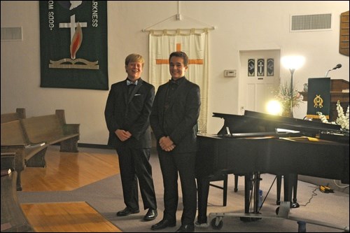 Cole Knutson and Jean van der Merwe presented a concert at Third Avenue United Church Aug. 22. Photos by Jayne Foster