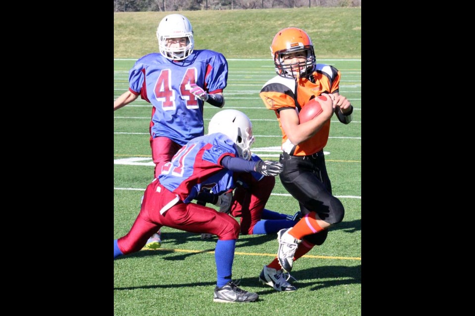 Willen Paligan led the Peewee Gridder offence with three touchdowns in the 28-8 win over the Thunder on Saturday.