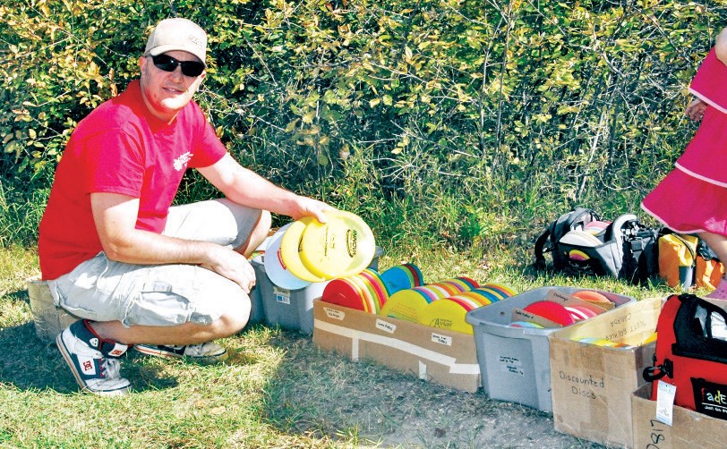 Coming to Benito from Collorado, Scott Beehler was rather amazed that nobody played disc golf on the Saskatchewan prairies. Some years had gone by and he tried to encourage the sport in his home town, when he found that a number of disc courses had popped up in and around Yorkton. He now attends every tournament to try to promote the sport and see the equipment used in the sport through his business Shaker City Disc Golf Supply.