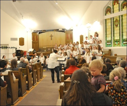 Lisa Hornung directs the choir.