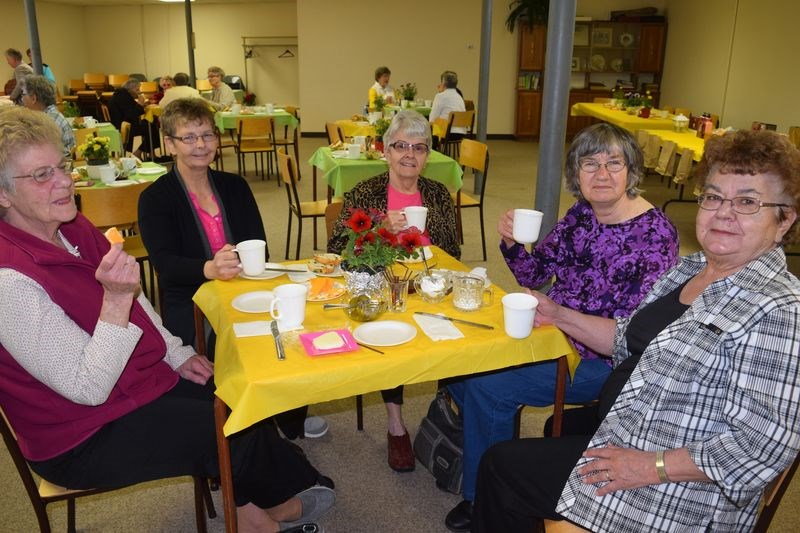 Among the persons to attend the Kamsack United Church Women’s annual Cookie Walk on May 16 when they enjoyed refreshments, in addition to purchasing a variety of cookies that were baked by members, from left, were: Jean Vopni, Fran Bowes, Betty Toporowski, Olga Bobyk and Elaine Krasnikoff.