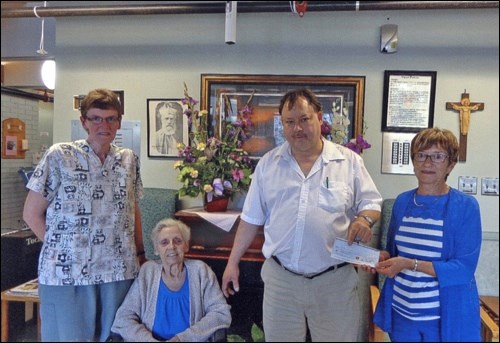 Support for Villa Pascal
North Battleford Knights of Columbus No. 2094 recently presented a $500 donation to Villa Pascal. In the photo are Villa Pascal employee Eva Babineau, resident Angeline Rousseau, Tom Schwab of the Knights of Columbus and Villa Pascal administrator Terrie Michaud. Photo submitted