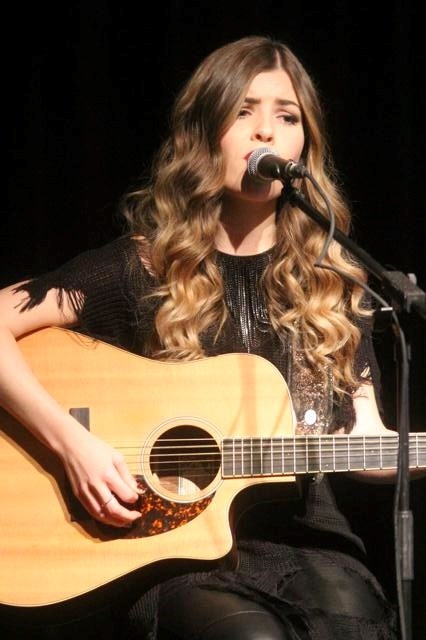 Tenille Arts concert