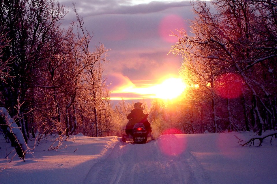 0304-snowmobileironhorsetrail