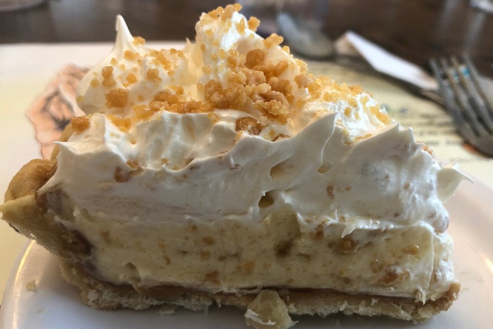 Peanut Putter Cream Pie at Country Cousins Restaurant in Linden, Alberta / Tripadvisor