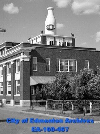 0823-giant-edmonton-milk-bottle-credit-pinterest