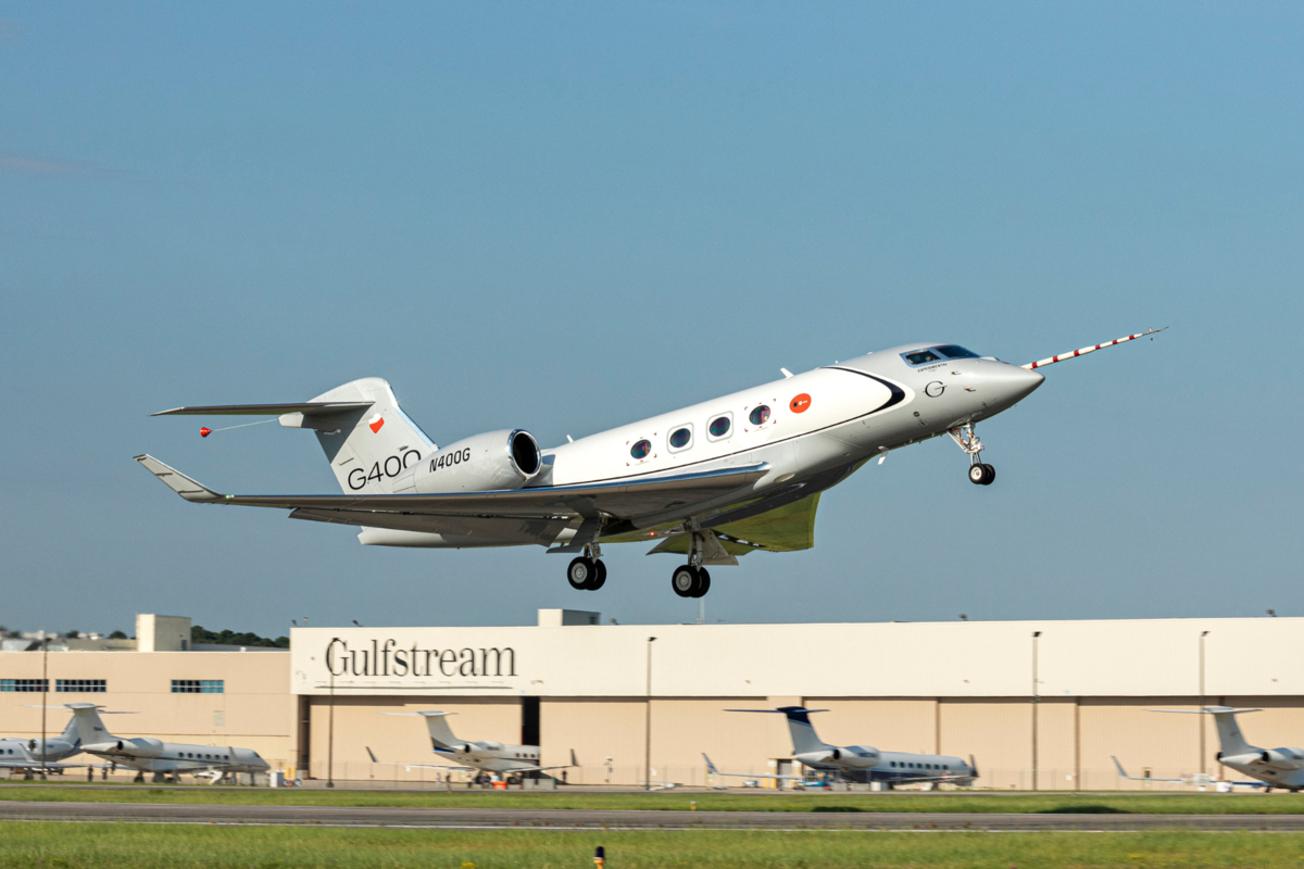 Brand new Gulfstream G400 completes maiden flight