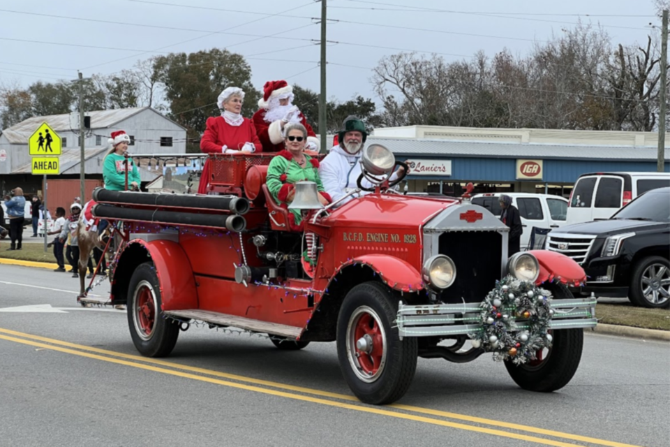 portal-christmas-parade