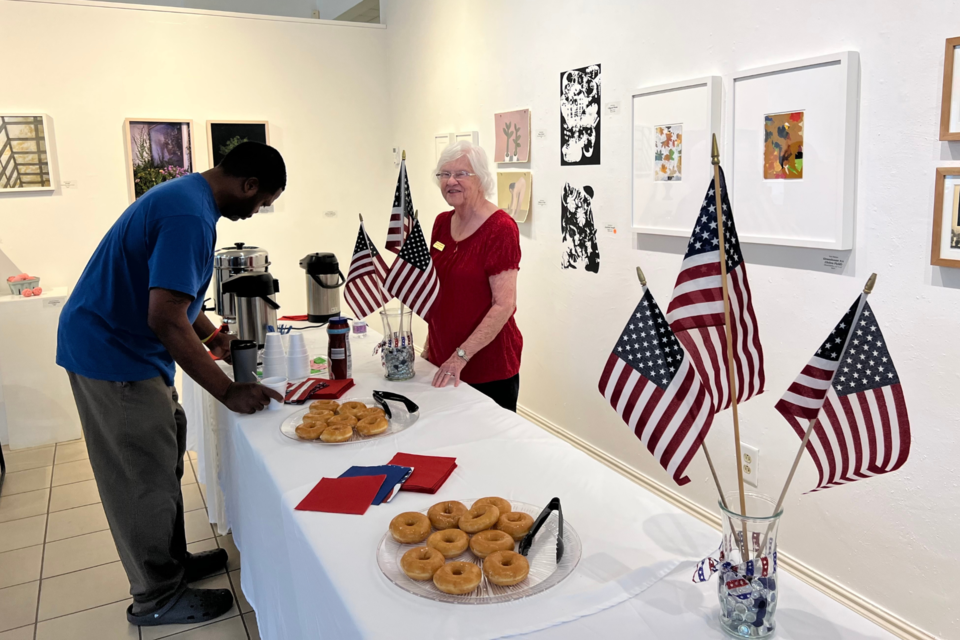 Daughters of the American Revolution serving Veterans at the Averitt Center