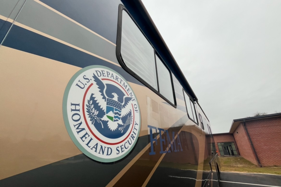 fema-bus-logo