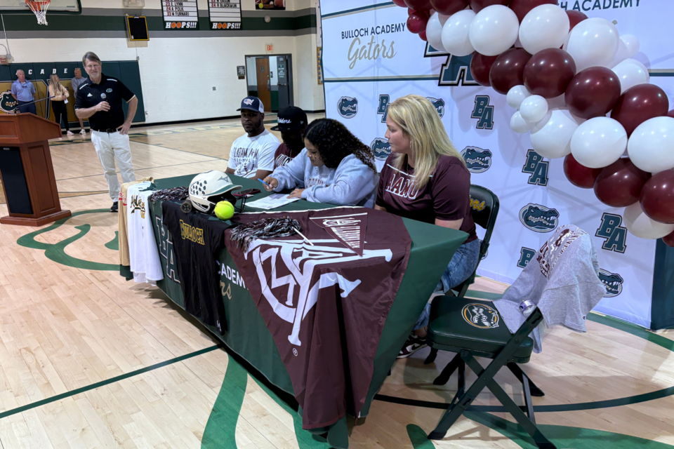 mckenna-furnari-signing