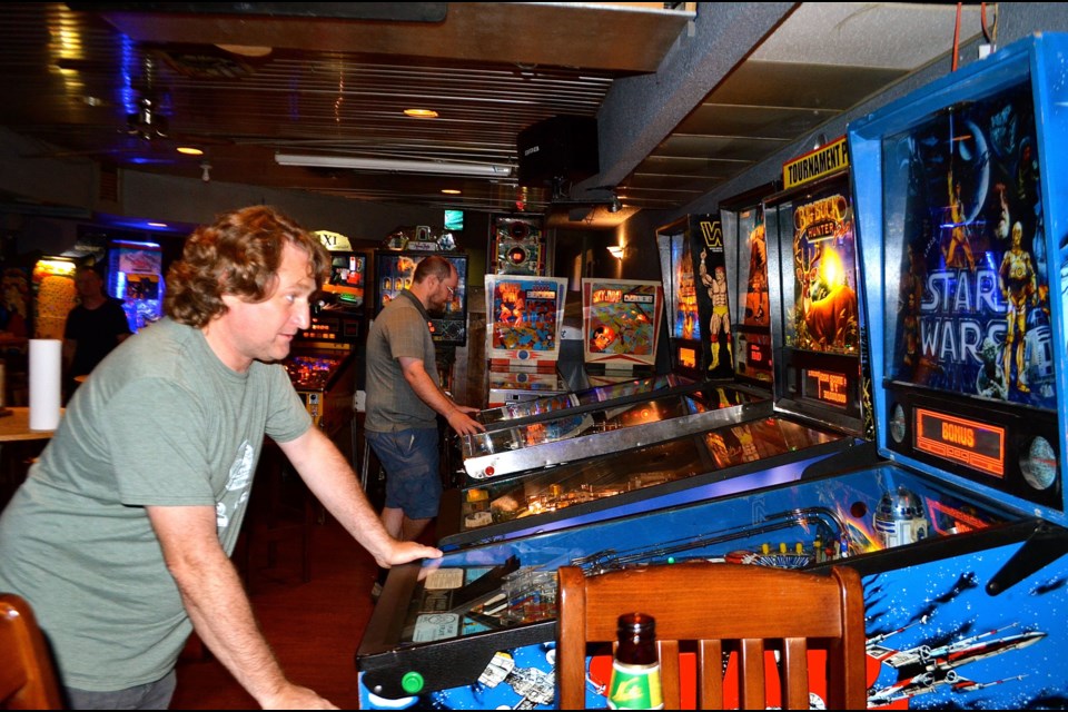 2017-09-19-gt-%E2%80%93-pinball-at-pablos-%E2%80%93-tb-05.jpg;w=960;h=640;bgcolor=000000