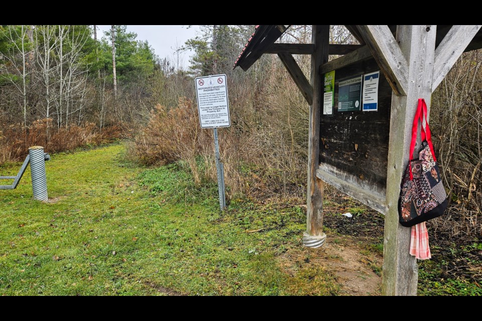 The Badenoch Tract is a one-km loop found off Watson Road in Puslinch, just south of Wellington County Road 36.