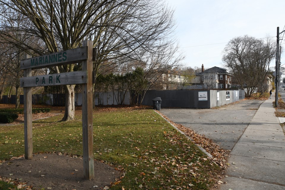 Developers plan to build an eight-unit townhouse block with a separate, enclosed parking garage at 180 Gordon St.