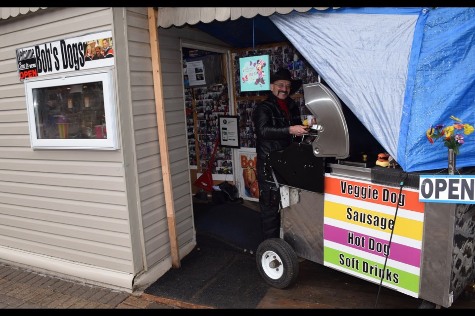 Bob's shop dogs hours