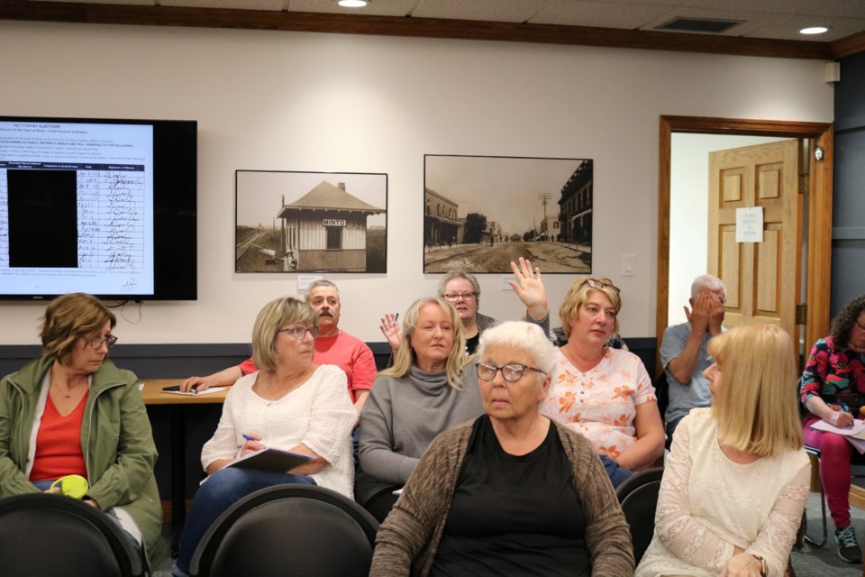 Several members of the public clapped in support during Dopfer and Sinclair's delegations. 