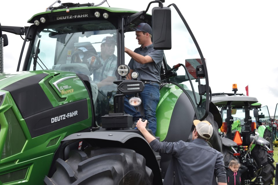 canadas-outdoor-farm-show-equipment