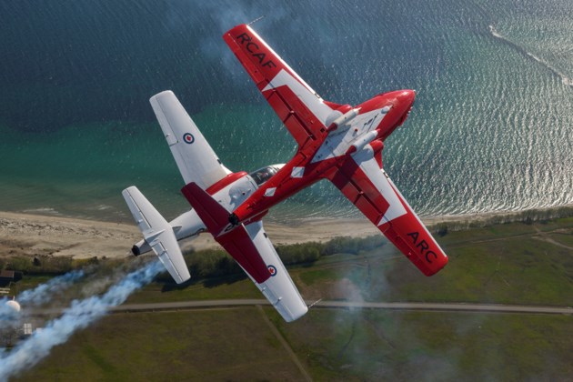 ~Airshow~ 0612219-snowbirds