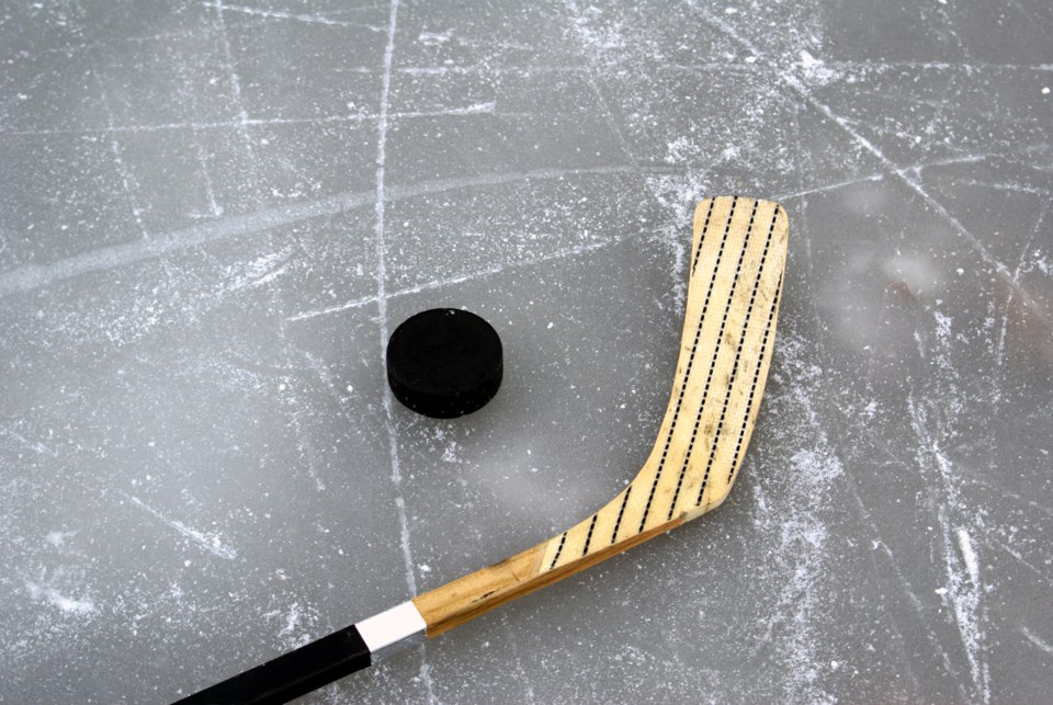 122217-hockey-AdobeStock_3235337