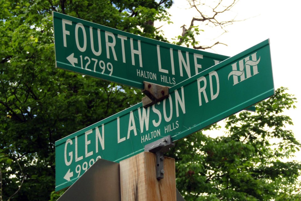 20240625glenlawsonroadsign