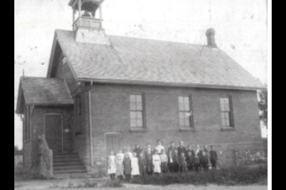 Knock schoolhouse circa 1910.