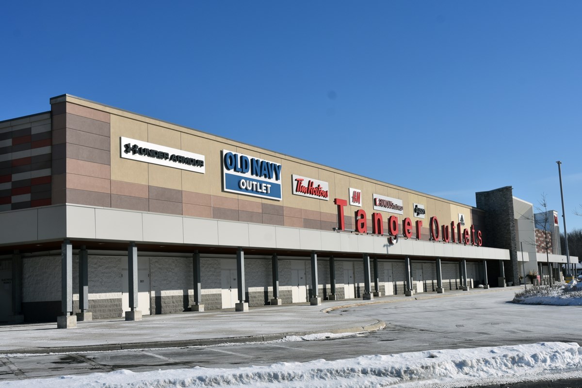 Tanger Outlet Mall hosting summer job fair this afternoon - Barrie News