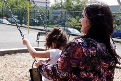 ronda-merrill-parkin-plays-with-her-daughter-in-a-vancouver-schoolyard-brielle-morgan-the-discourse