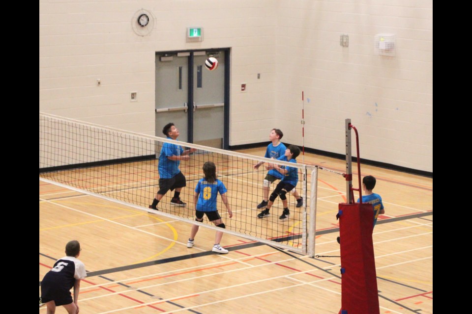 The Aurora Middle School Thunder boys grade 5/6 volleyball team during a match against Ecole Plamondon that took place on the afternoon of Saturday, Nov. 2. The boys won second place. Chris McGarry photo. 