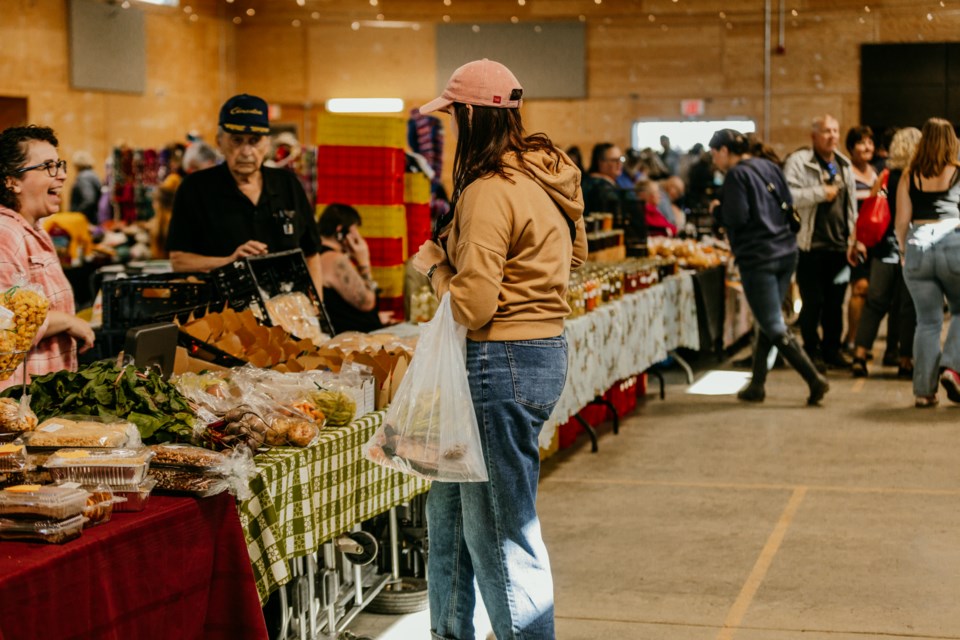 Market vendor and shopper