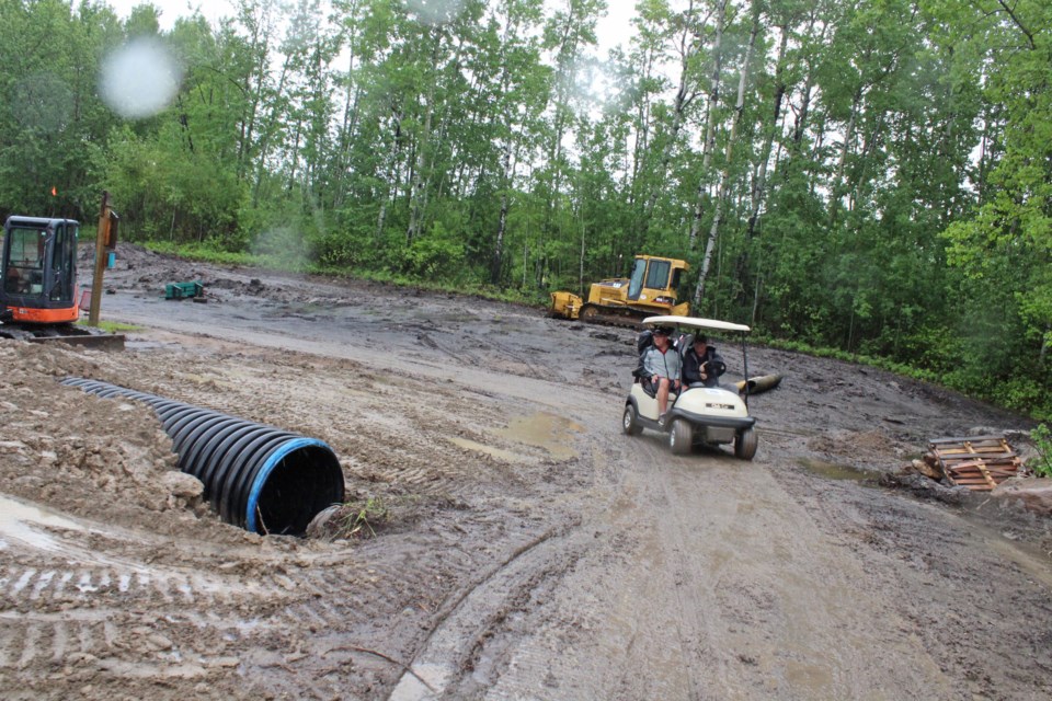 golf-construction-wet