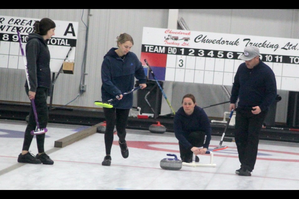 mixed-curling-bonspiel-22222jpgw960h640bgcolor000000