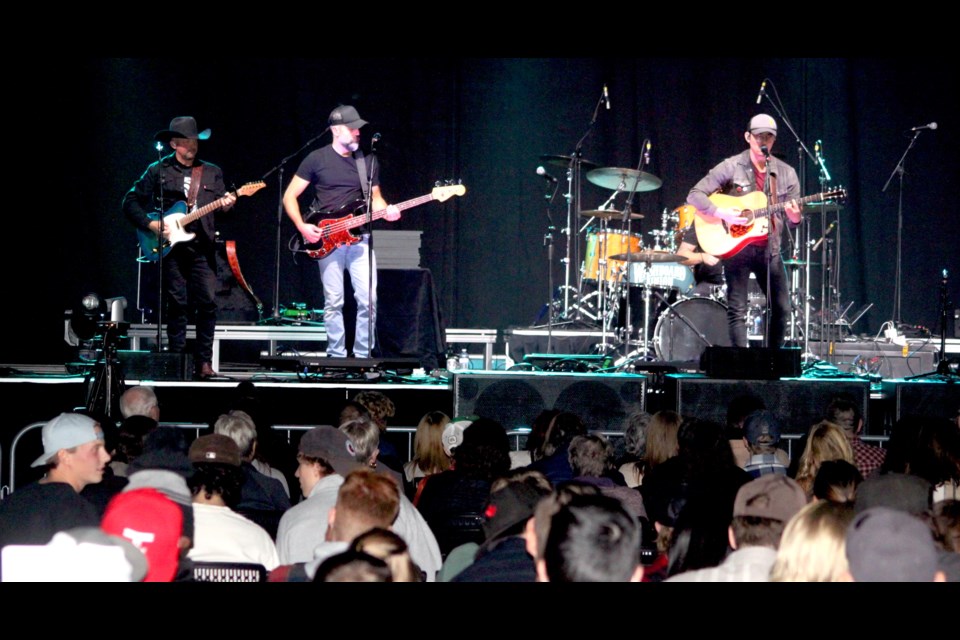 The Prairie States, an Alberta country music group that has won several awards, including the Country Music Alberta Award and 2018 Rising Star, were one of the opening acts for The Washboard Union show. Chris McGarry photo. 