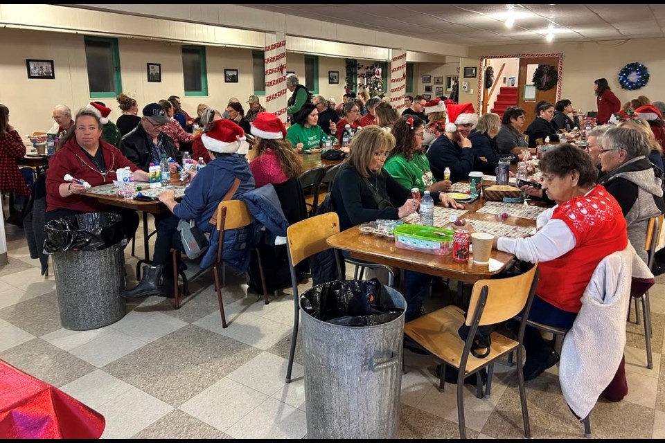 The old-fashioned Christmas bingo event that took place at the Venice Heritage Park on Saturday, Dec. 14 drew a large turnout. Photo supplied. 