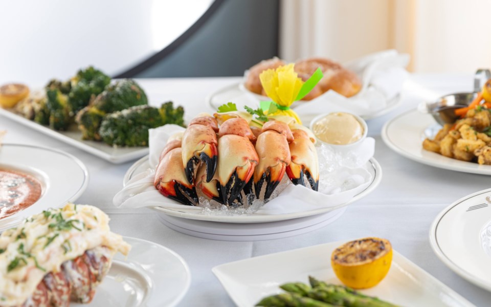 -seafood_lobster-stone-crab-claws-calamari