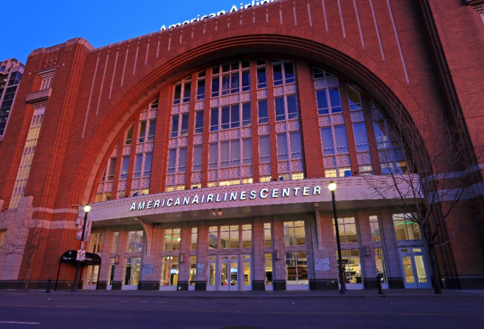 dorti_american-airlines-center_shutterstock_609204971