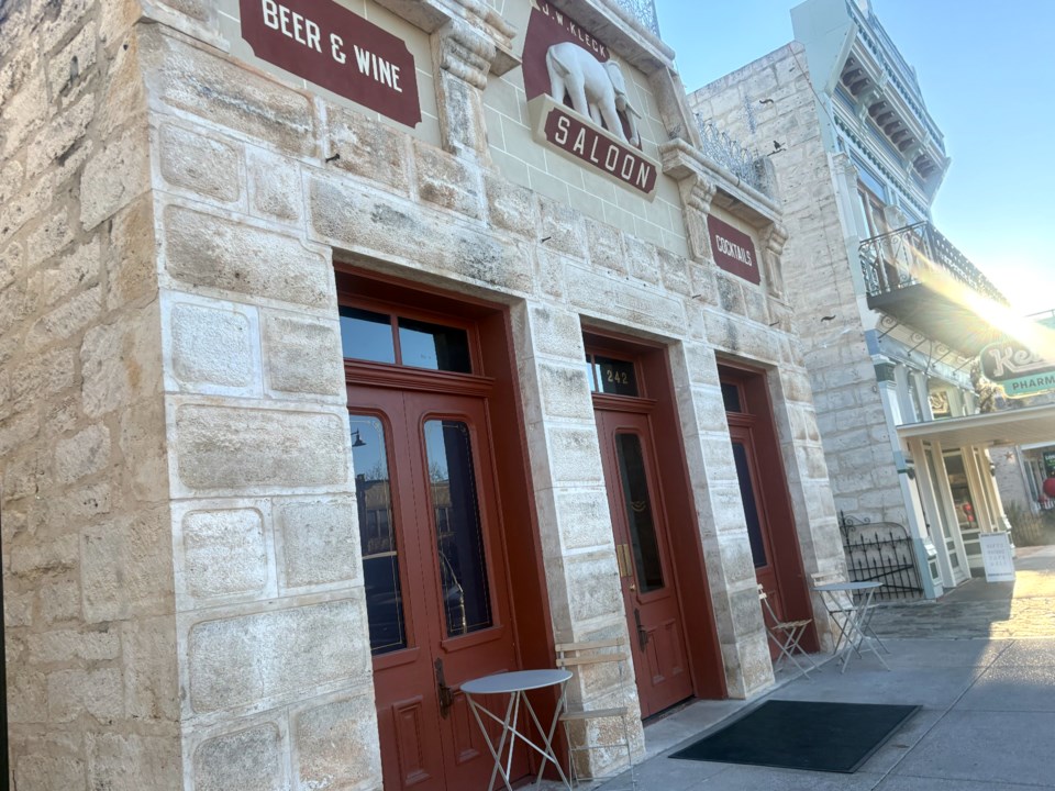 the-saloon-in-fredericksburg_photo-credit-alex-gonzalez