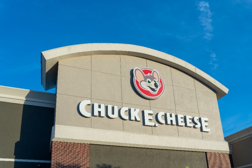 jhvephoto_chuck-e-cheese_shutterstock_2518420293