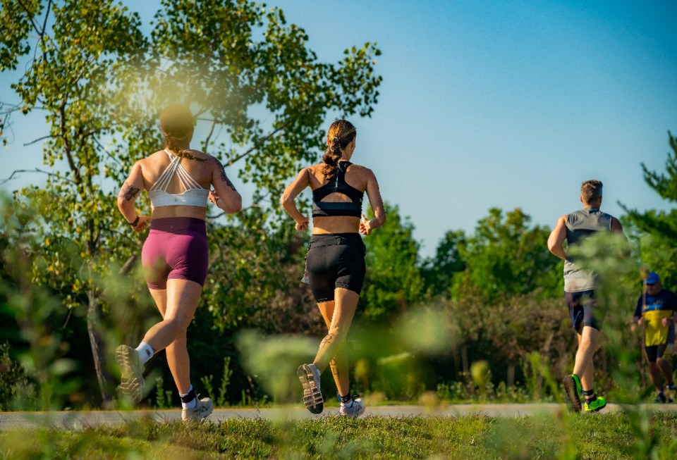 marked-imagery_running_5k_shutterstock_2403989315