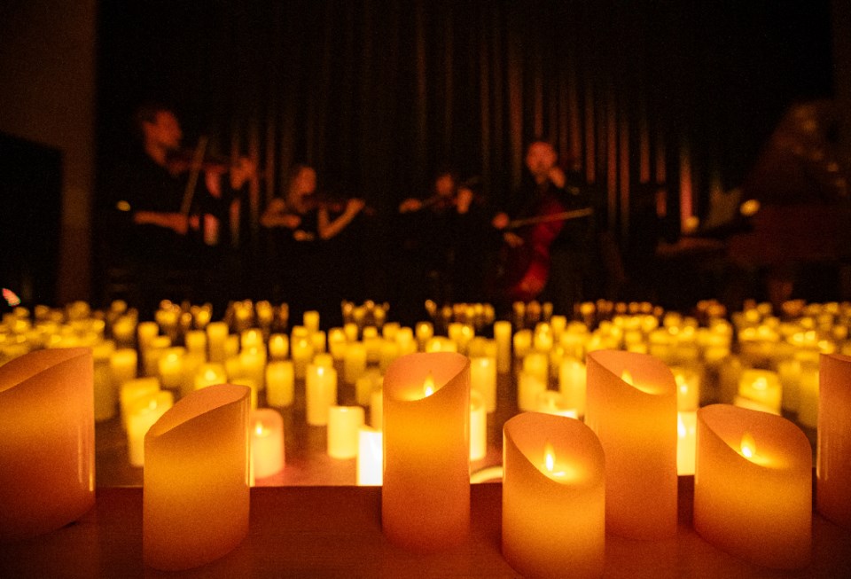 ruslan-lytvyn_candlelit-concert_shutterstock_2482200825