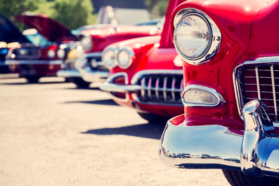 topseller_classic-car-show_shutterstock_2290836507