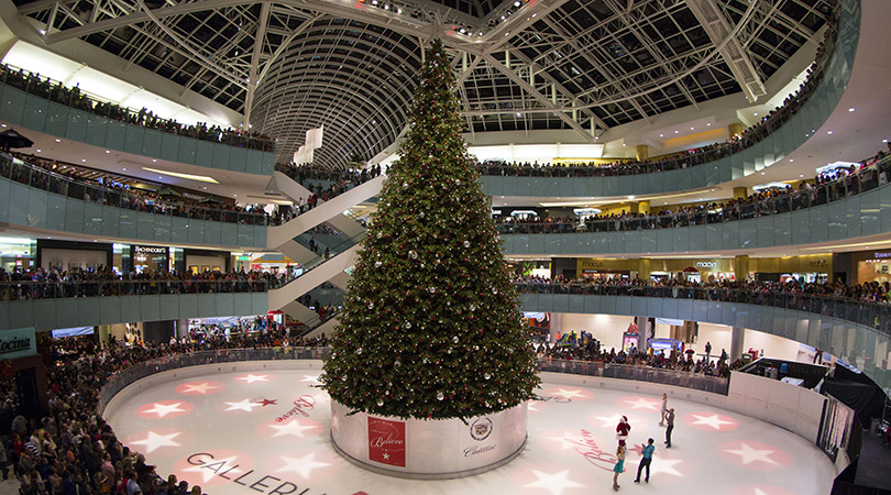 Tallest Indoor Christmas Tree in America Returns to Galleria Dallas this  Holiday Season