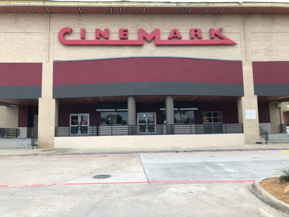 Cinemark Theaters to show College Football Playoff games