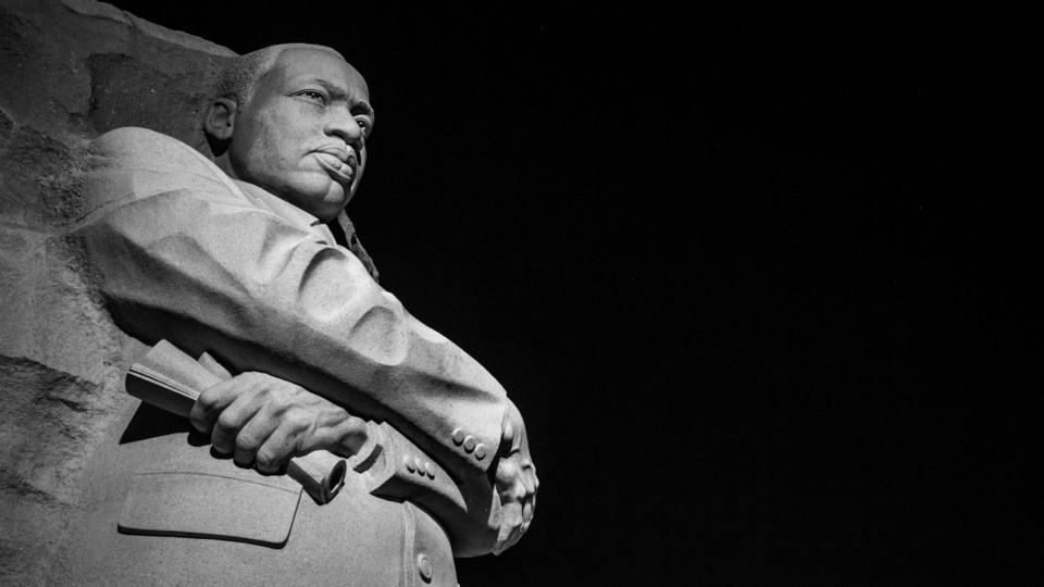 Martin,Luther,King,Jr,Memorial,In,Washington,Dc,At,Night