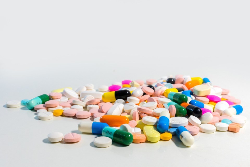 Numerous,Colorful,And,Vivid,Drugs,In,Form,Of,Tablet,capsule,Isolated