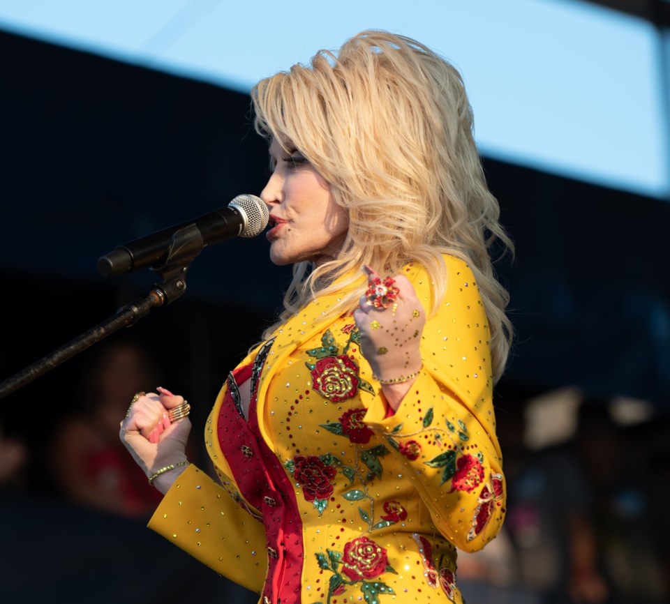 Newport,,Rhode,Island,,Usa,-,July,27,2019:,Dolly,Parton,Performs