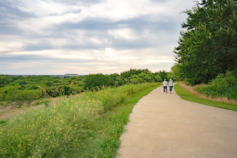 Plano, Arbor Hills trail.