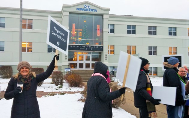 Hundreds rally across Cape Breton in support of teachers - Local Xpress
