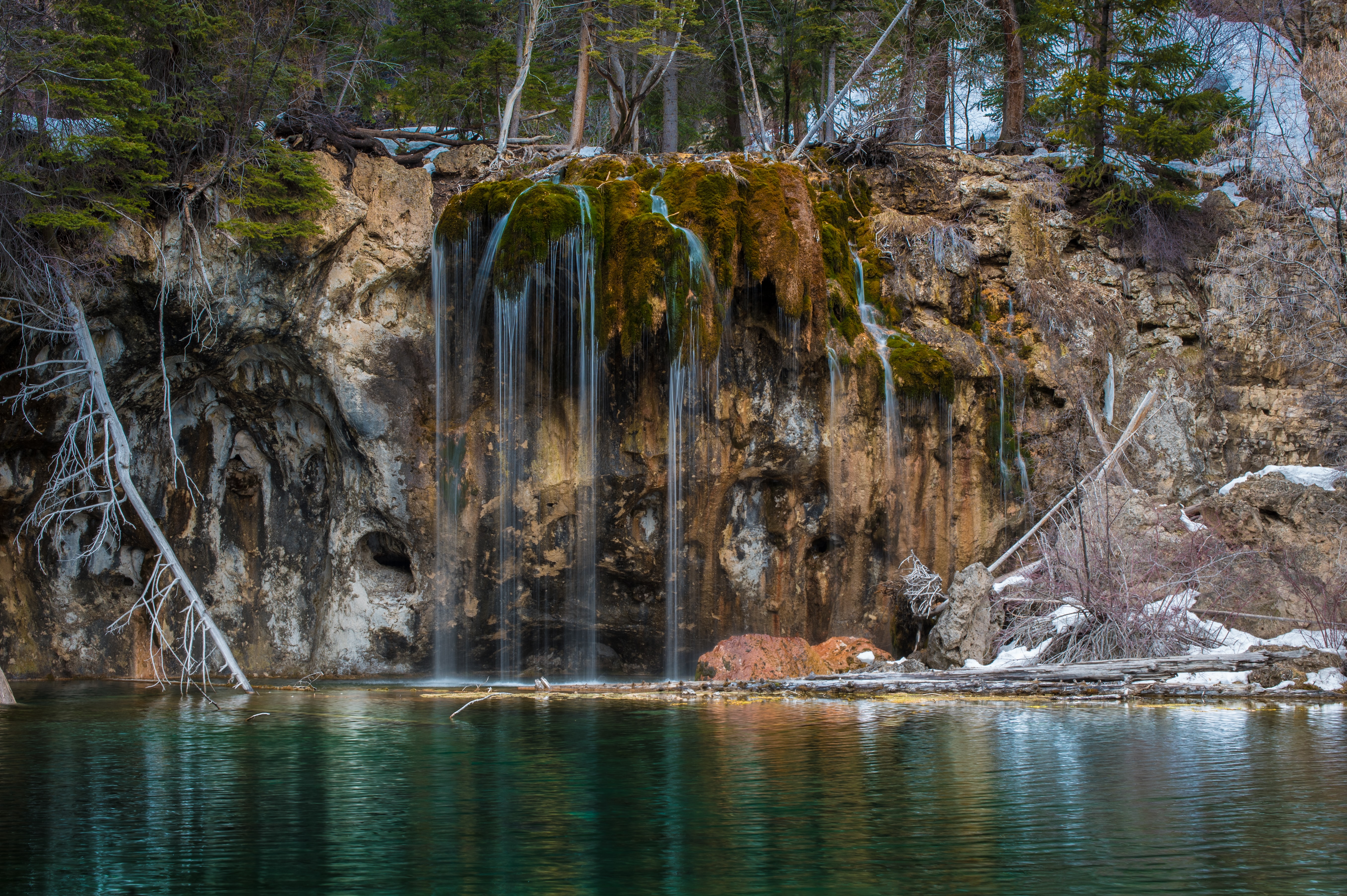 are dogs allowed at hanging lake